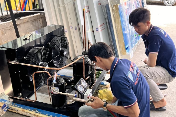 Sửa cụm máy nén cho khách hàng tại nhà bè